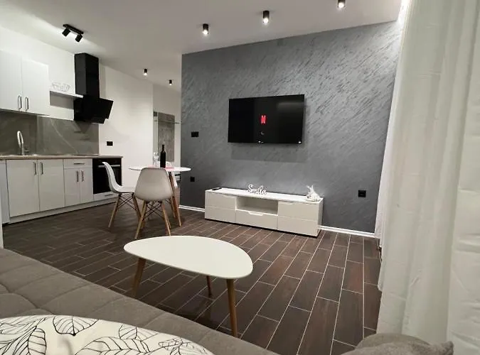 ゲストハウス Symphony 4*