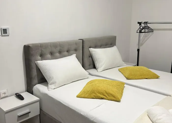 Symphony ゲストハウス 4*