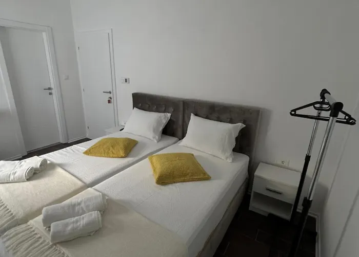 Symphony ゲストハウス 4*