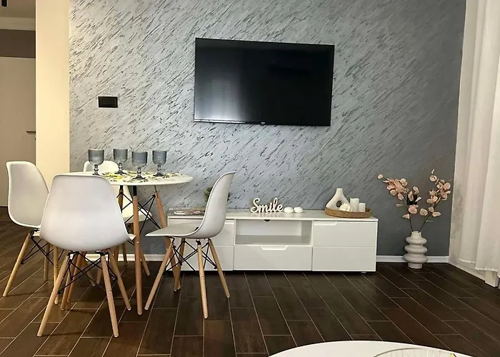 Symphony ゲストハウス 4*